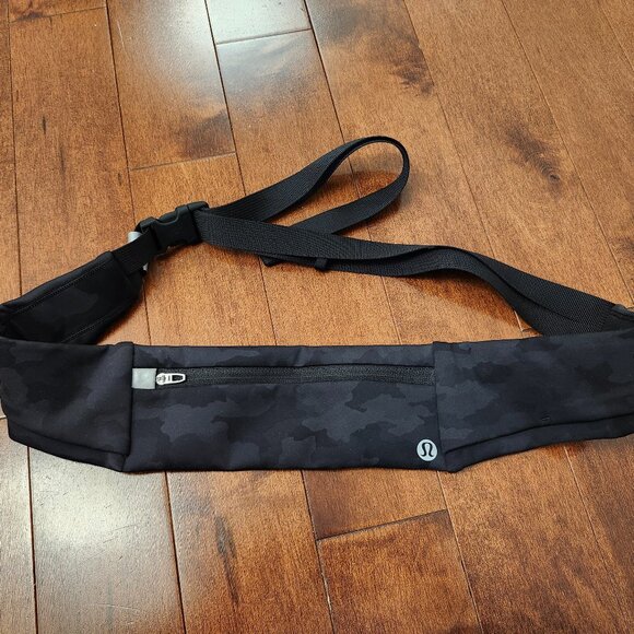 Lululemon fast and free running belt - Picture 1 of 4